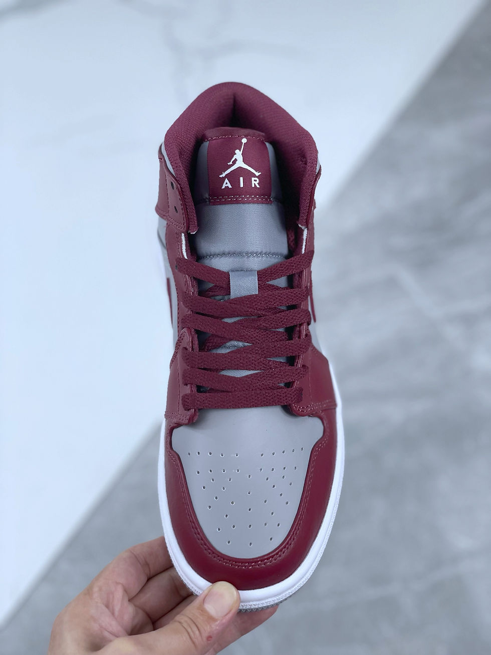Thumbnail: Air Jordan 1 Mid "Team Red"