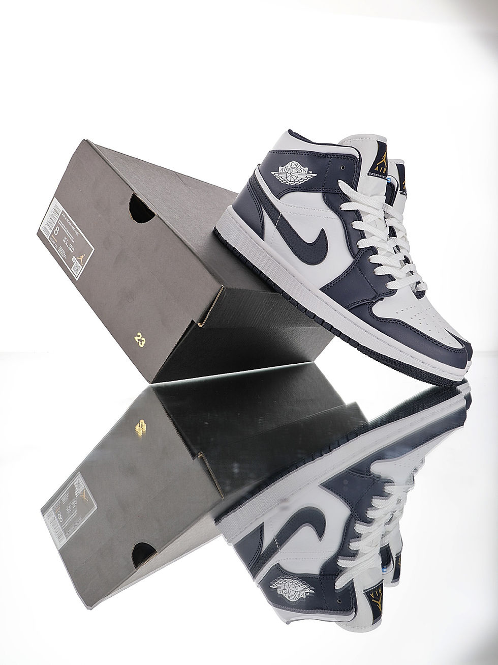 Miniatura: Nike Air Jordan 1 Mid "Metalic Gold Obsidian"