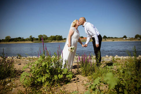 Hochzeit Hochzeit an der Elbe in Neu Darchau, Hochzeitsfotografin, AnDeinerSeite by Steffi Rose