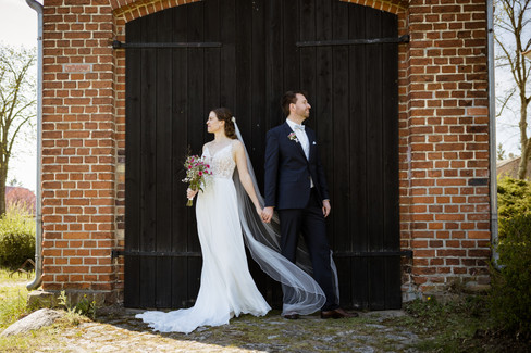 Hochzeitsfotograf Nassenheide, Kirche in Nassenheide, Brautpaar
