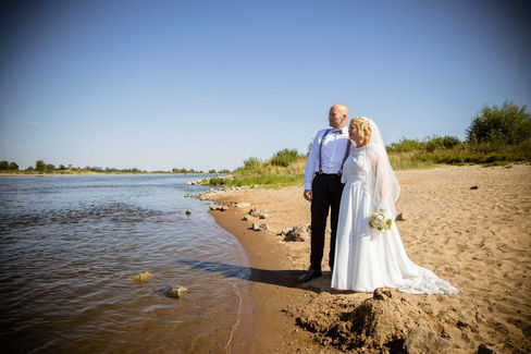 Hochzeit Hochzeit an der Elbe in Neu Darchau, Hochzeitsfotografin, AnDeinerSeite by Steffi Rose