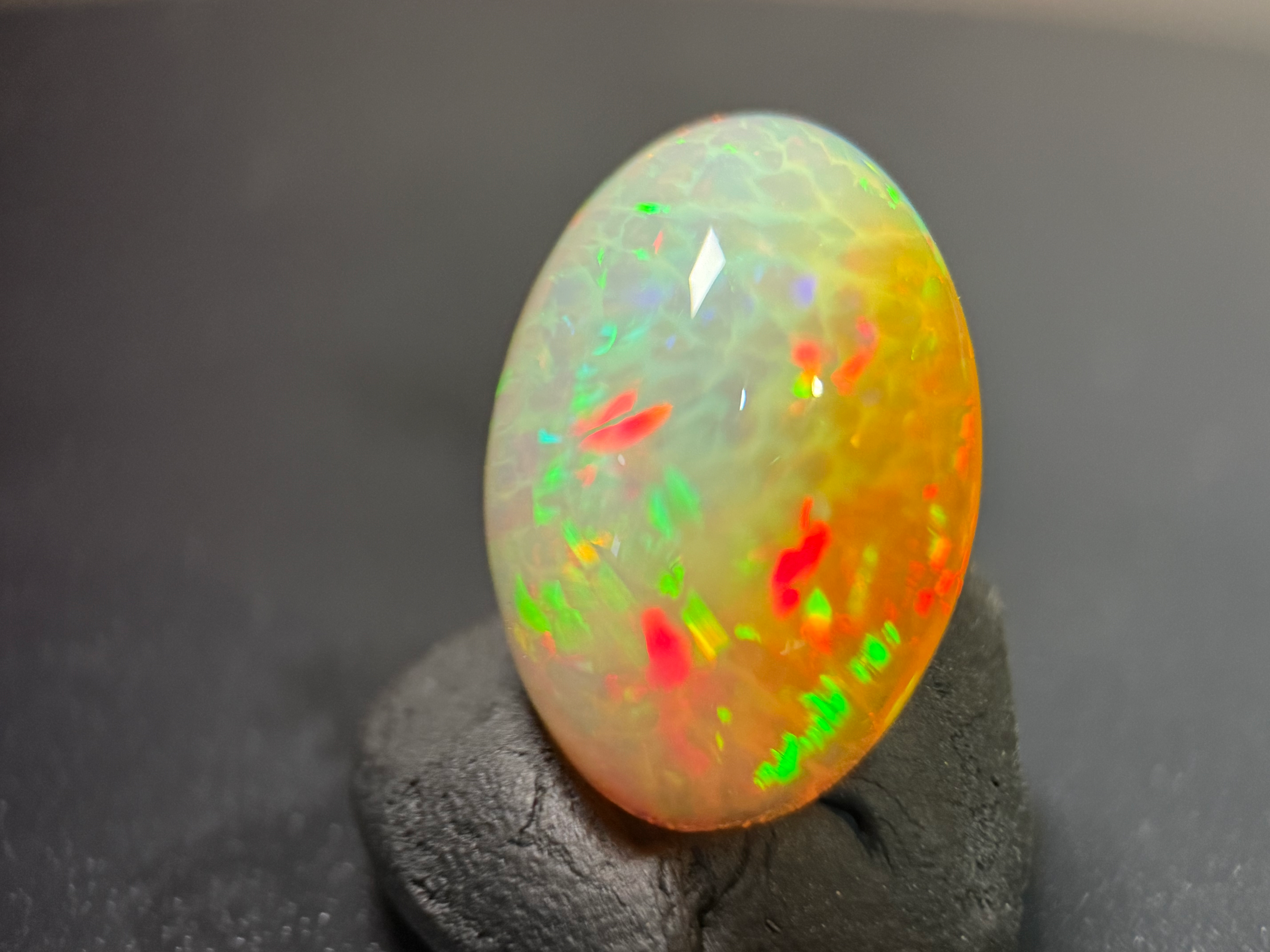 White Orange Honeycomb Opal, 13.8ct