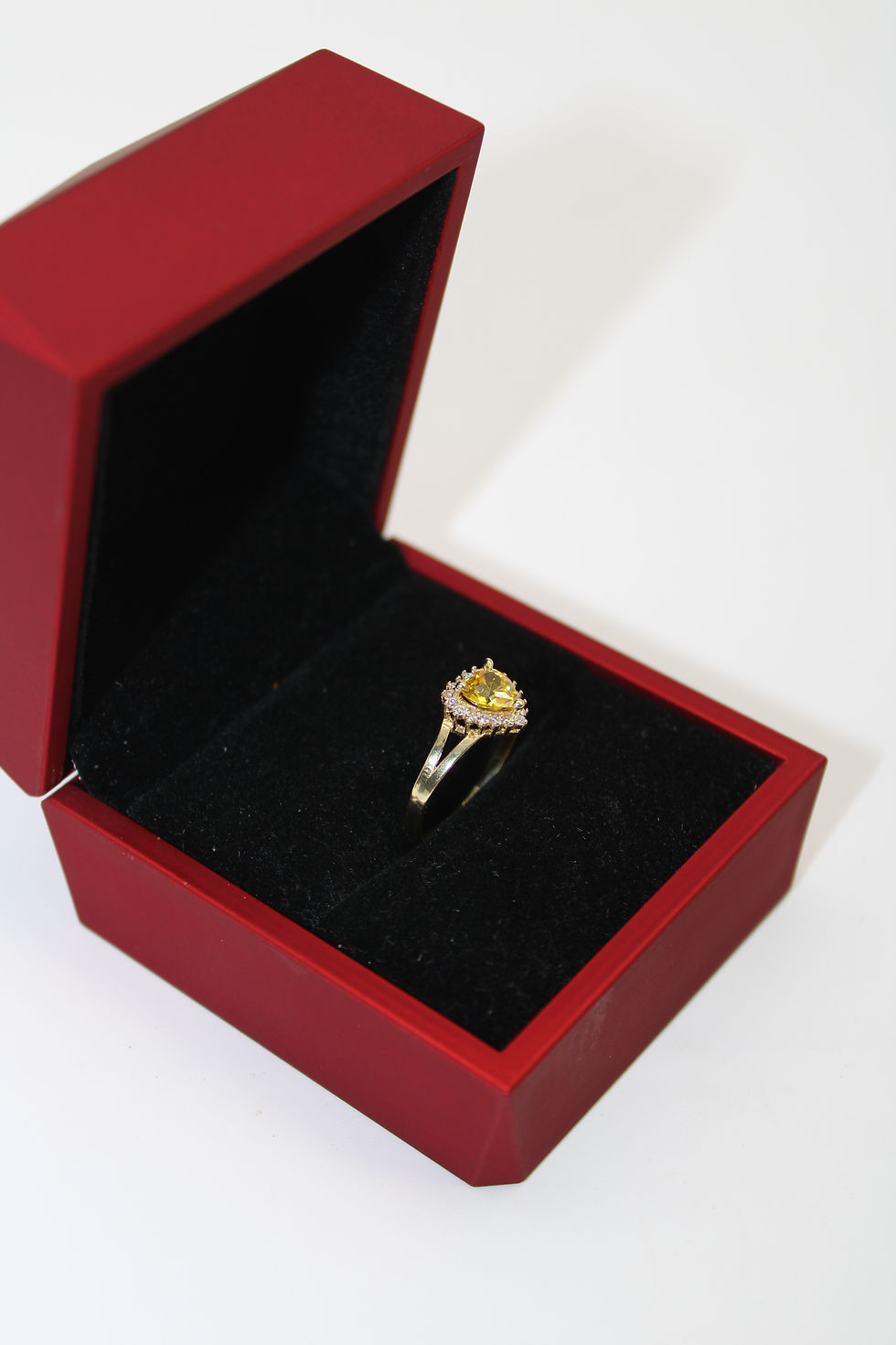 Thumbnail: 14K Yellow Heart Stone Woman Ring Cz - BTJ™