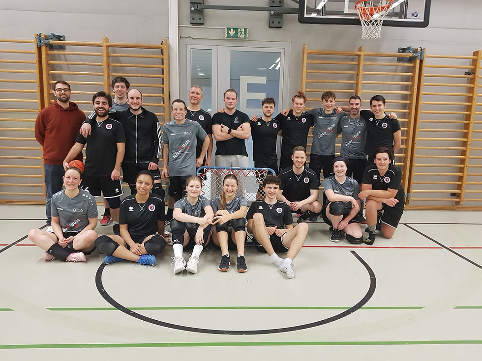 Les équipes de Nyon Spikes et Tchouk’Bulle après la fin du match.