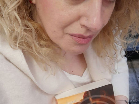 Μαρία Βορβή: Προτιμώ το βιβλίο να το αγκαλιάζω, να το μυρίζω…