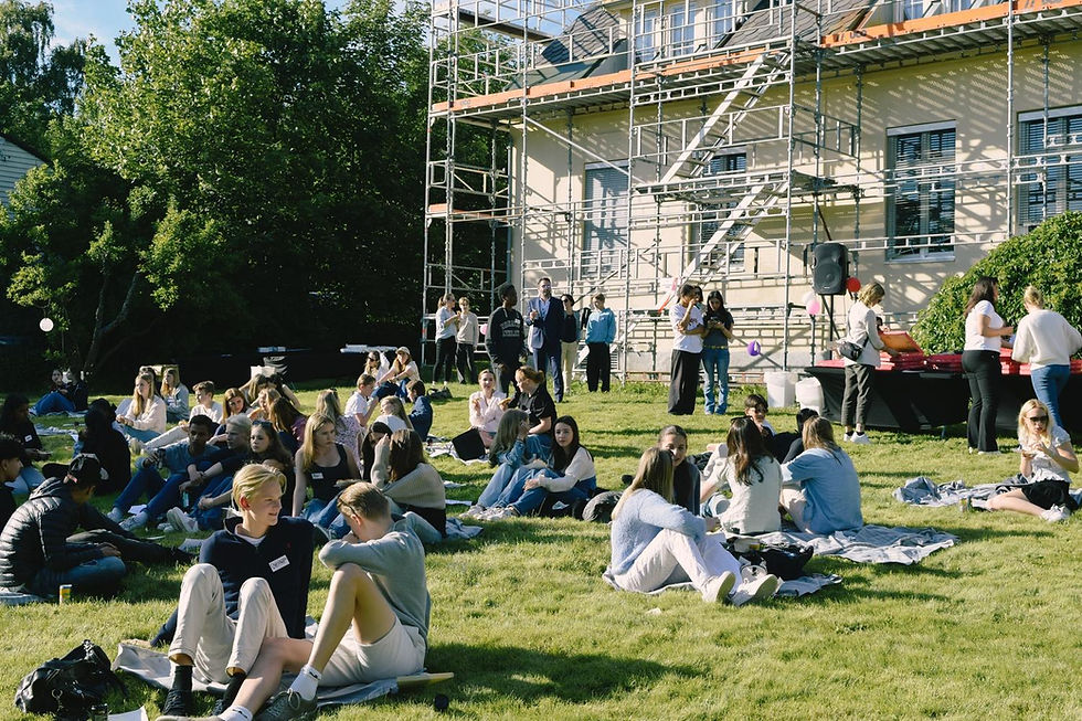 Bilde5 - Sommer og fest i hagen.jpg