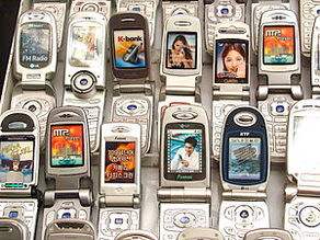 Israeli teens use cell phones in class: What we can learn