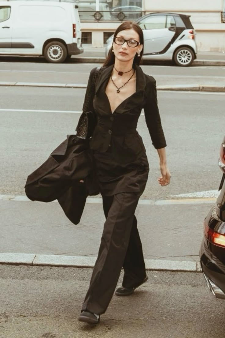 Bella Hadid in Office Siren (Photo Credits: Pinterest, https://pin.it/6MIM1zZWj)