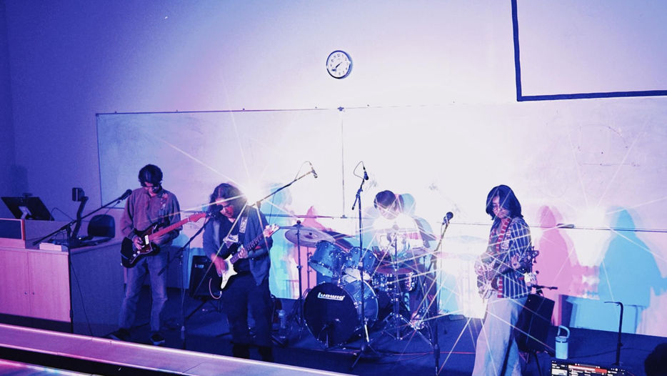 Pink Floyd Had a Great Gig in the Sky, So 25dB Had Theirs in a Lecture Hall.