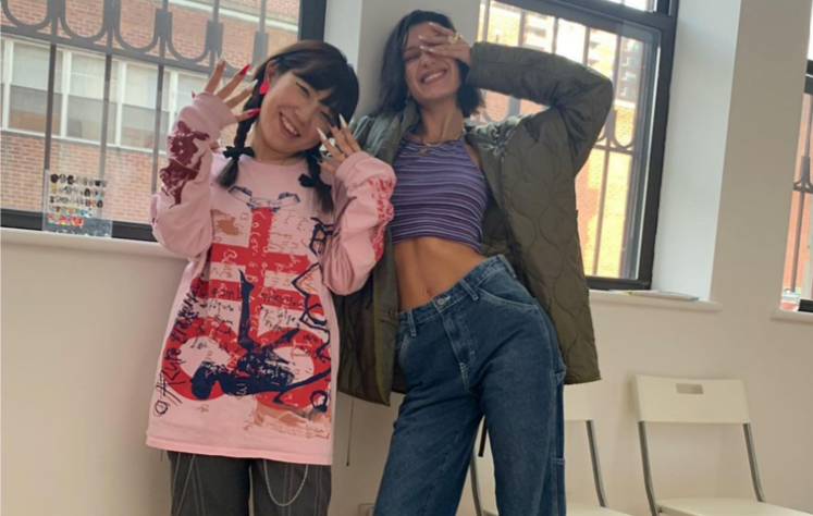 Bella Hadid (right) is wearing Brandy. (Photo Credits: Mei Kawajiri, @nailsbymei on Instagram)