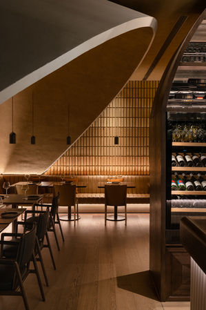 酒吧餐厅设计
主题餐厅设计
室内空间设计
餐饮空间设计
主题酒吧设计
建筑改造设计
酒吧空间设计