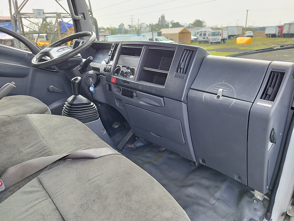 Miniatura: Isuzu Elf-300 H Año 2015 Con Caja Seca Impecable