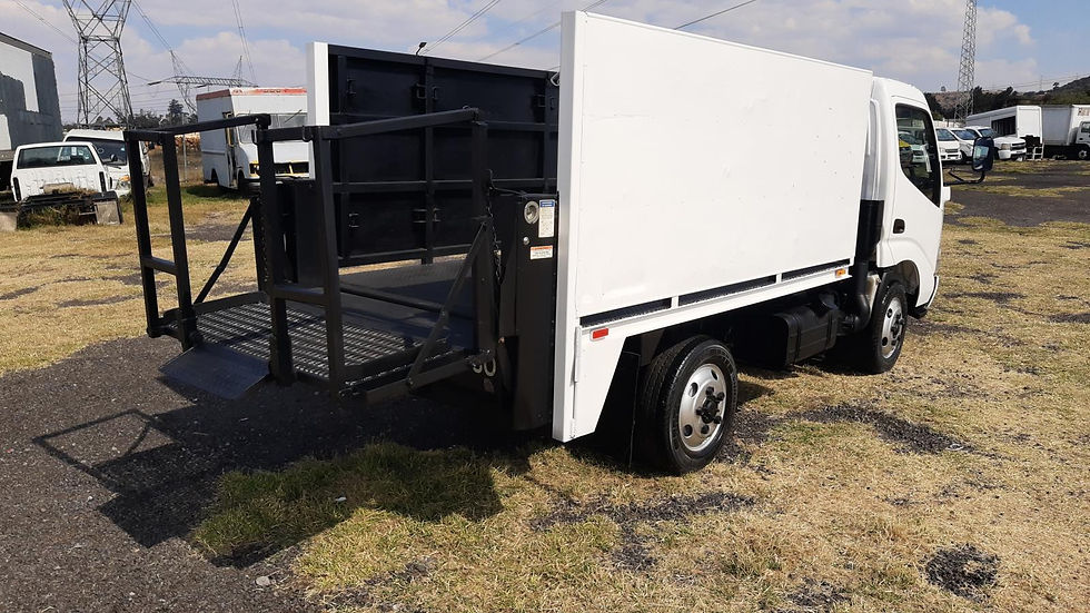 Miniatura: Hino 300-514, Año 2012 Con Carrocería Y Rampa Hidráulica