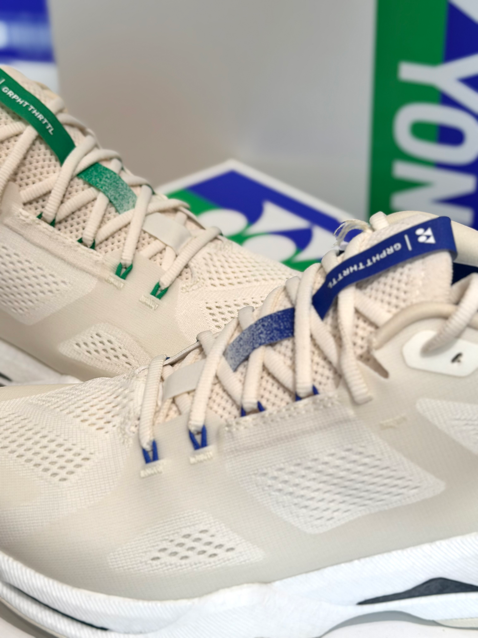 縮圖：YONEX POWER CUSHION GRAPHITE THROTTLE