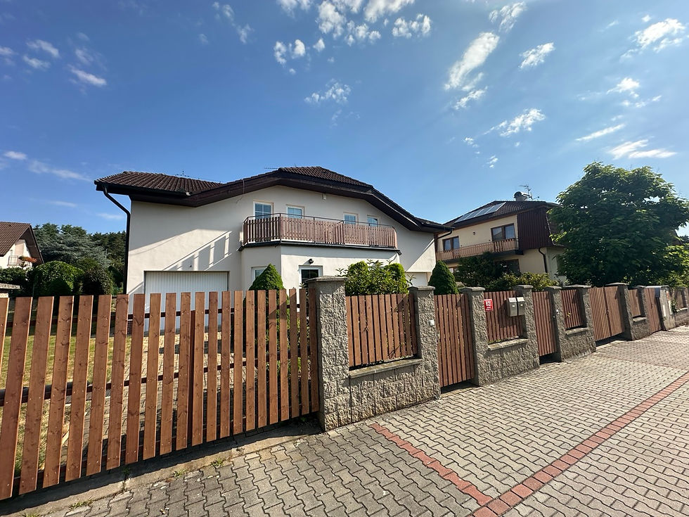 Kompletní výměna plotových dílců vč. zábradlí na balkoně