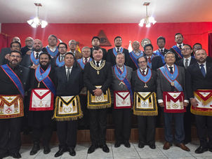 Tenida de Equinoccio de la B.R.L.S. Juan Montalvo No.27 dirigida por su V.M. Daniel Sotomayor y presentación de su Revista Digital "Zumo de Atardecer", con la presencia del MRGM Carlos Iglesias.