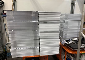 Flat bed printing of yard signs