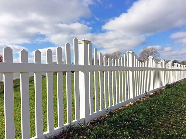 vinyl fence comopany for kids safety