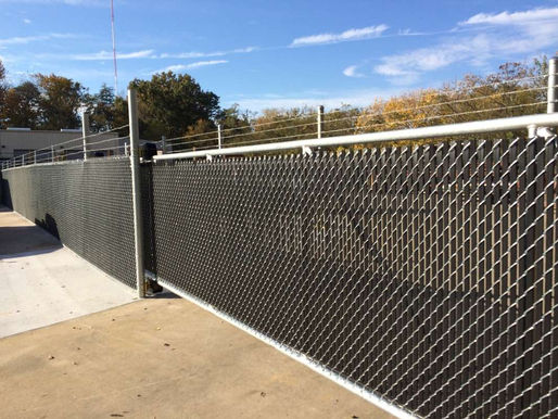 How to Hire a Fencing Contractor for Your Next Project
