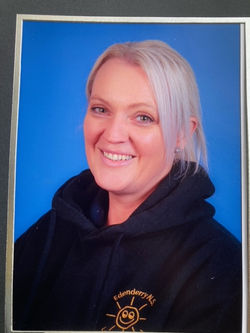 Miss L Gardiner