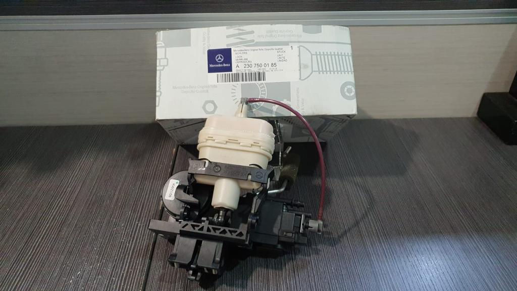 Mercedes Benz Door Lock A2307500185
