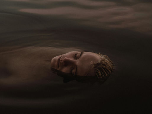Female guest cold plunging during her follicular phase