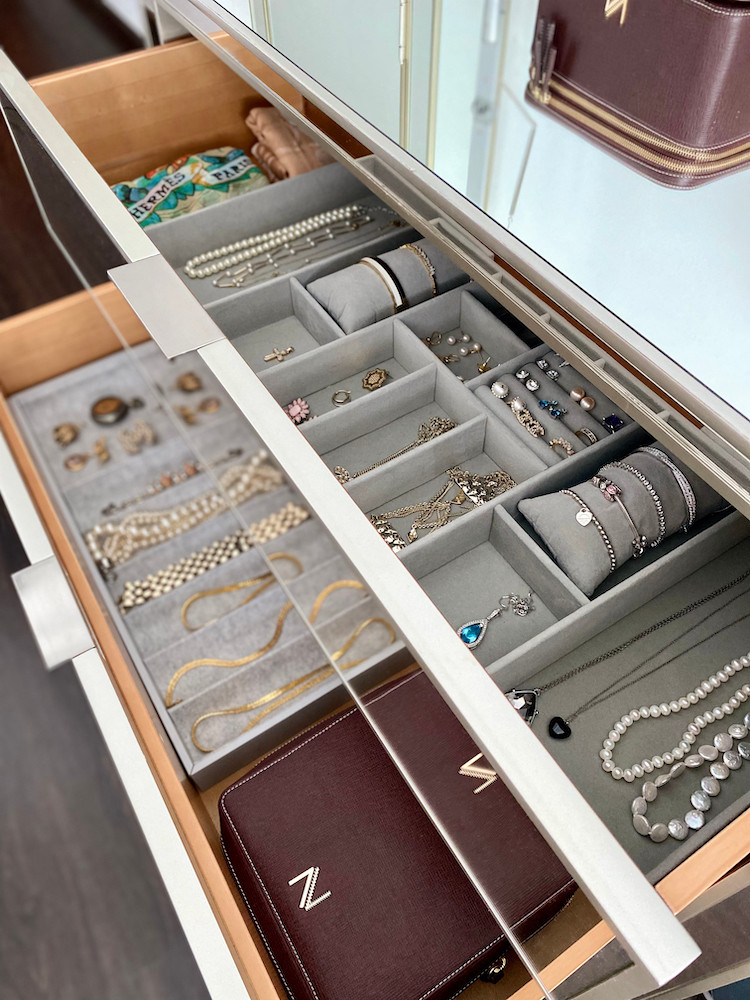 Organized jewelry drawers with drawer jewelry organizers