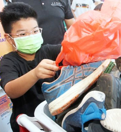 Puchong-folk-giving-old-shoes-new-life.jpg