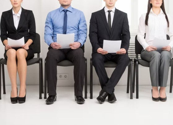 Canadian-employers-hiring-foreign-skilled-workers (1).jpg