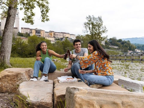 Winery Tours: Why Combining Wine Tasting with Charcuterie Boards is a Must?