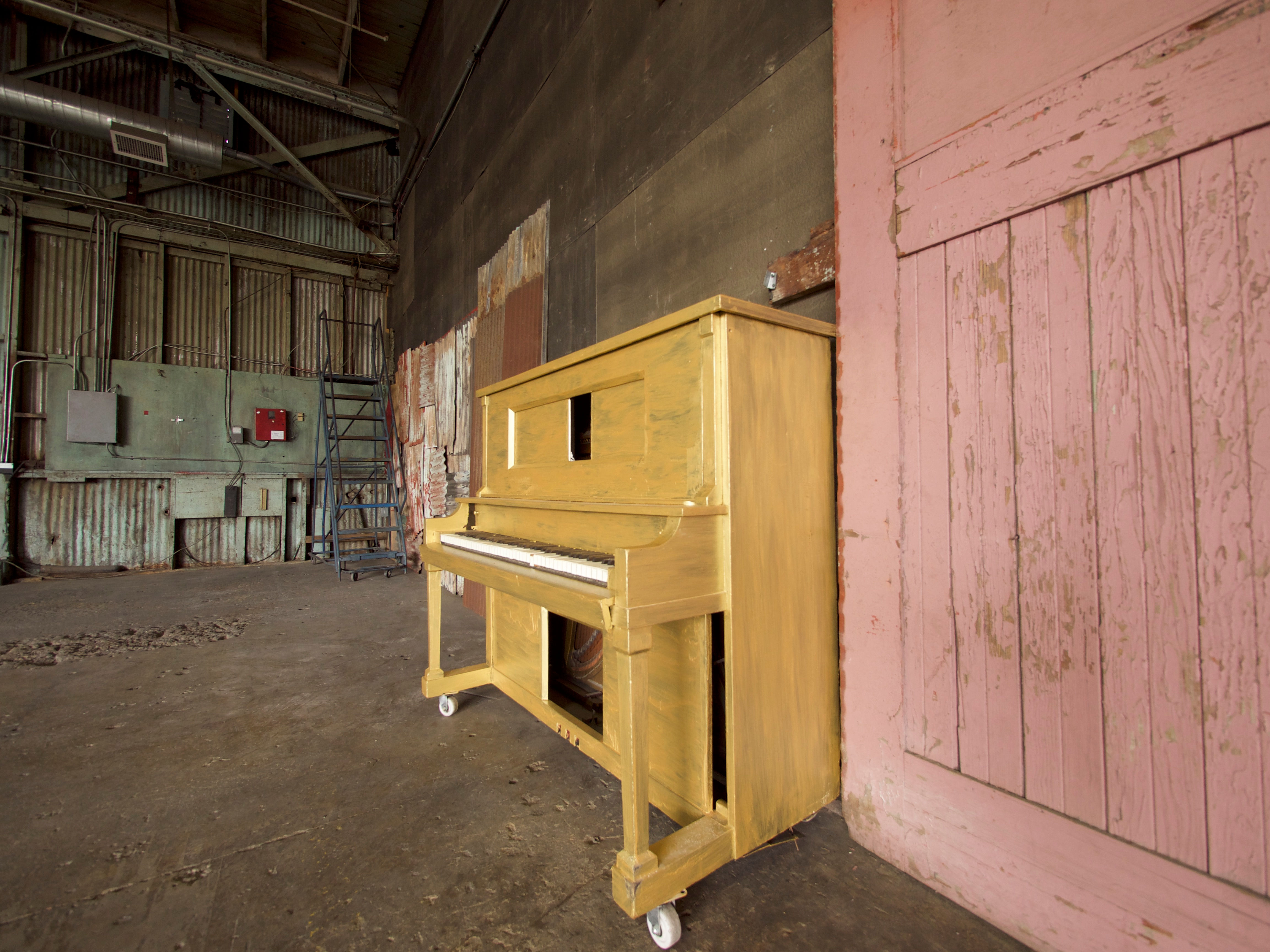 Gold Piano Upright