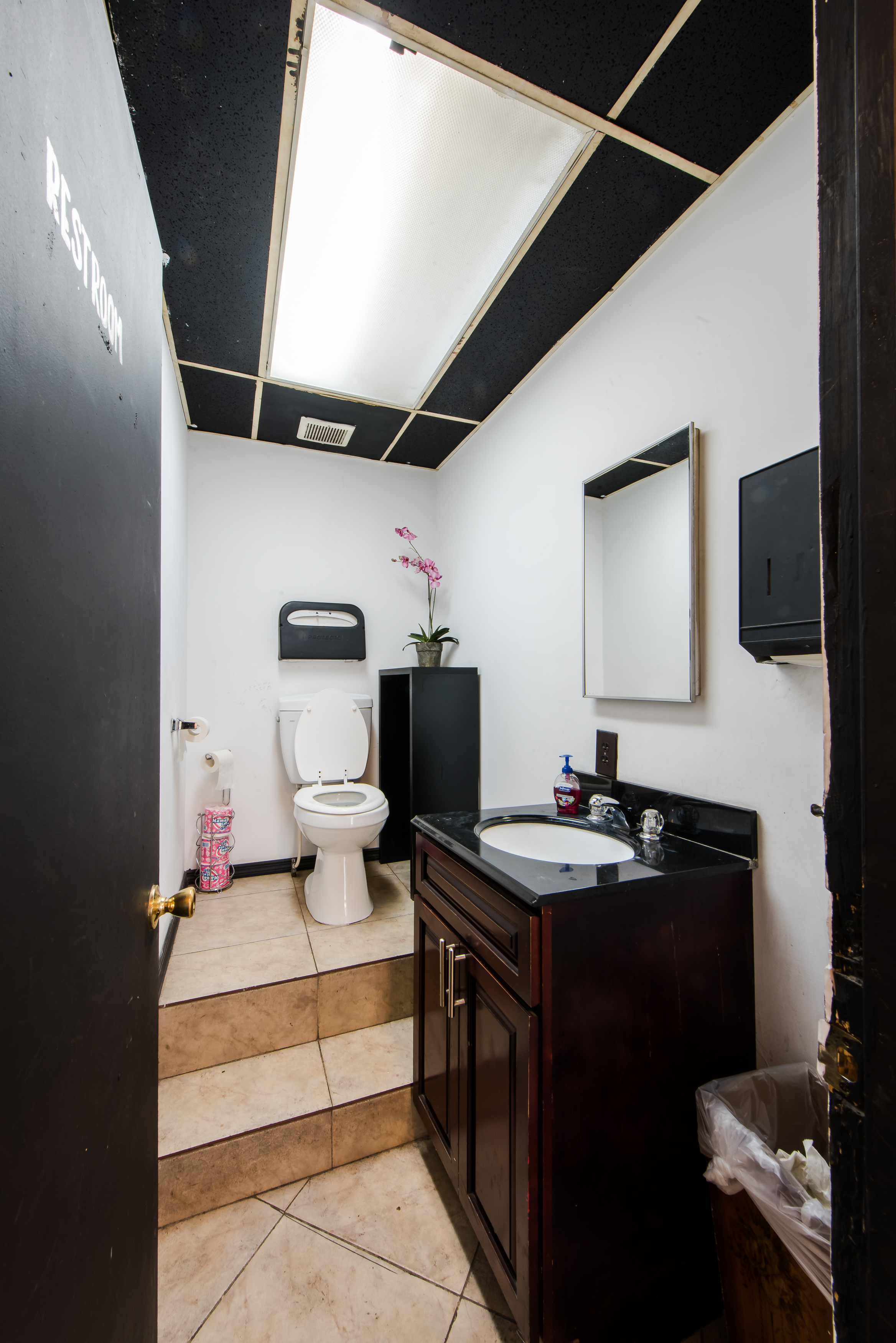 Studios 60 White Cyc Wall LA Film & Photo Studio