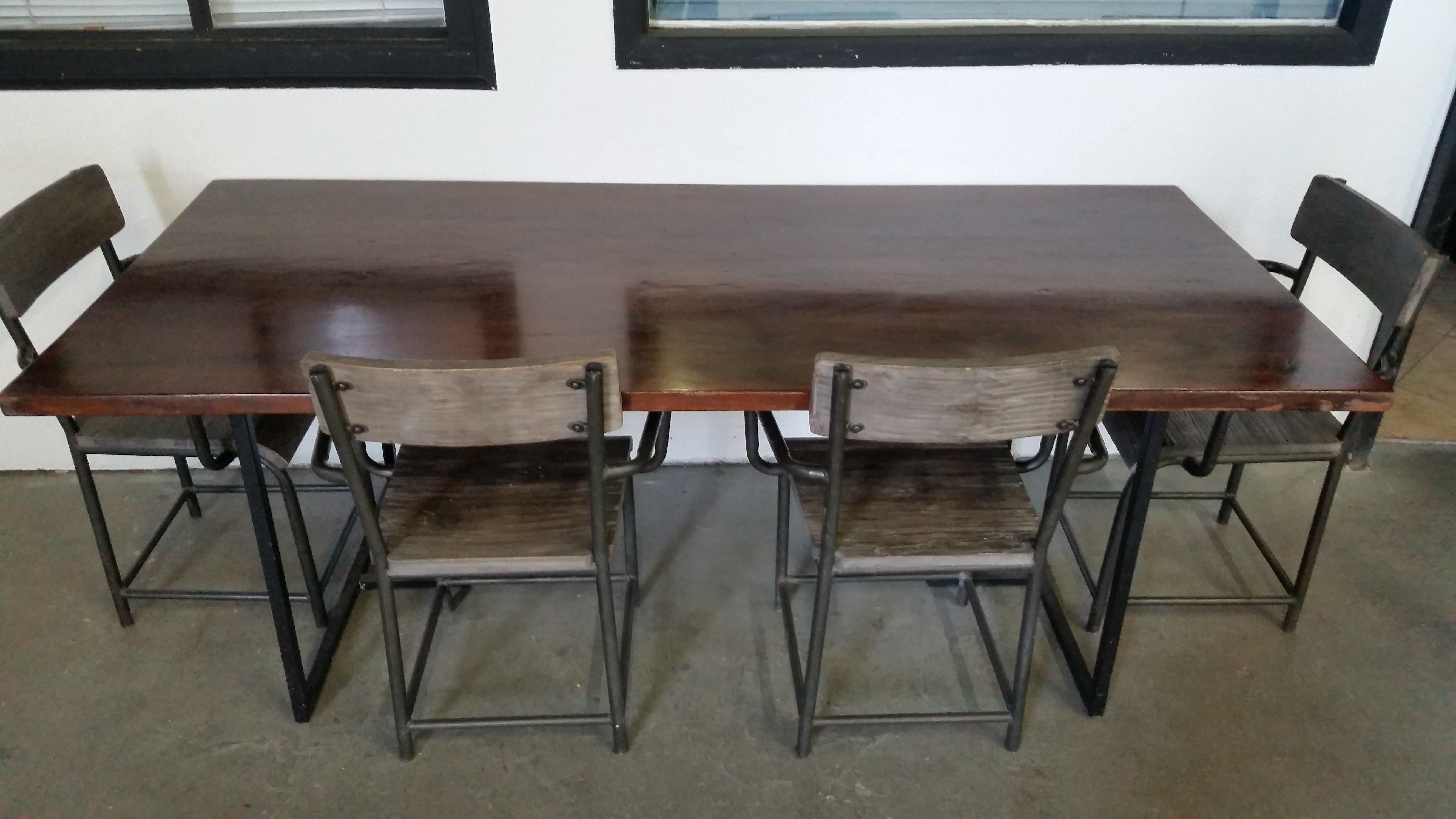 Table & Chairs
