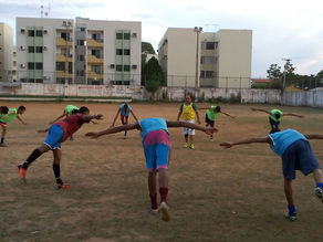 Atletas da Associação Desportiva de Trindade - GO / Piauí em Treino no campo do Bariri - Teresina -