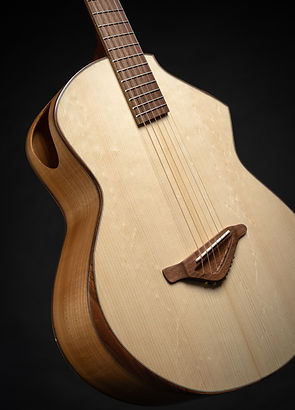 guitare-acoustique-j.melis-toulouse-epicea-bearclaw-merisier-cherrywood-walnut-noyer