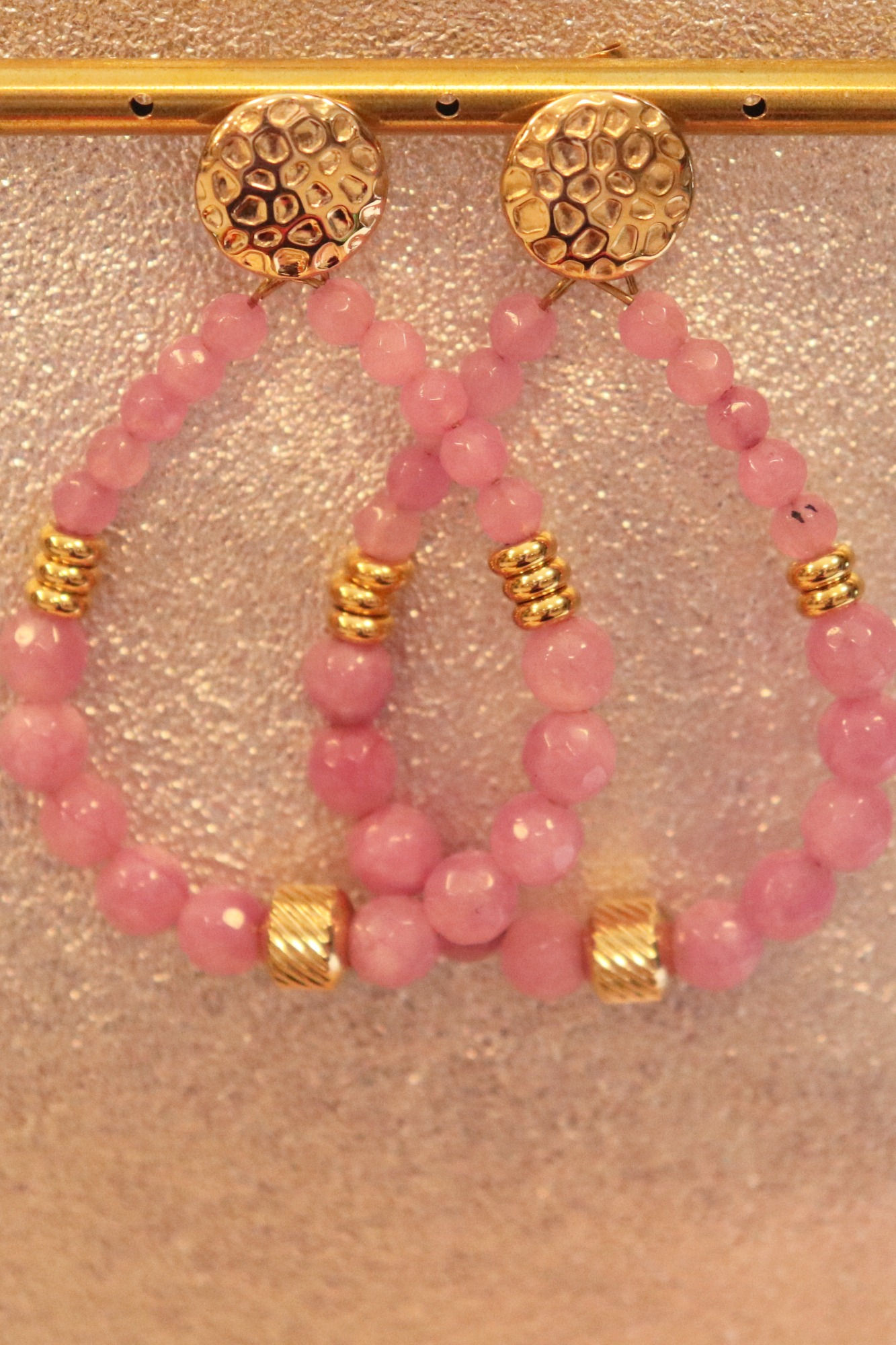 Boucles d'oreille perles roses et dorées