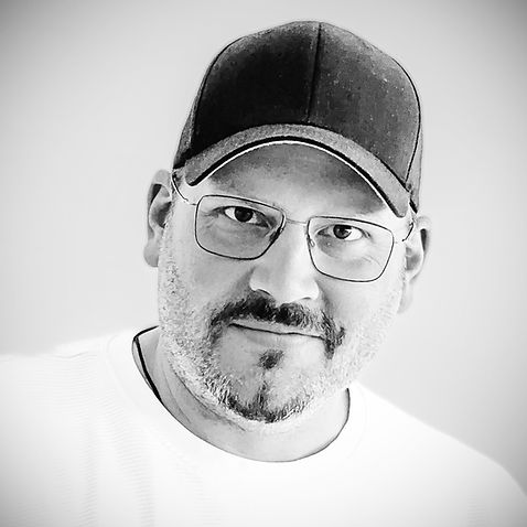 Dirk Quasten - Designer & Custompainter