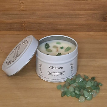 bougie d'intention chance, pomme cannelle  et aventurine verte