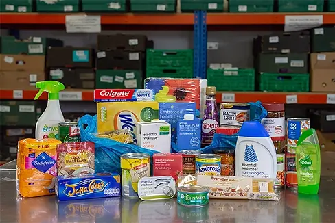 254_Contents-of-a-food-parcel-9802_Approved-for-external-use_©Richard-Haydon.webp