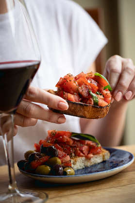 food and wine in woodstock