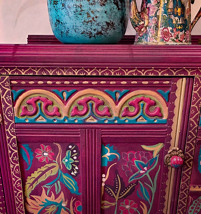 painted-sideboard-floral-detail-close-up.png