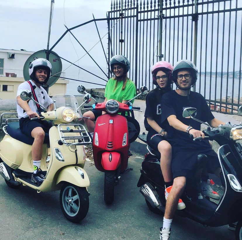 RENT SCOOTER VESPA NAPLES rent vespa naples Via Toledo, 16, Napoli