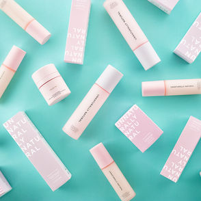 UNNATURALLY NATURAL ── “自然成分”にとらわれない、日本発のヴィーガンスキンケア。【ブランド紹介】