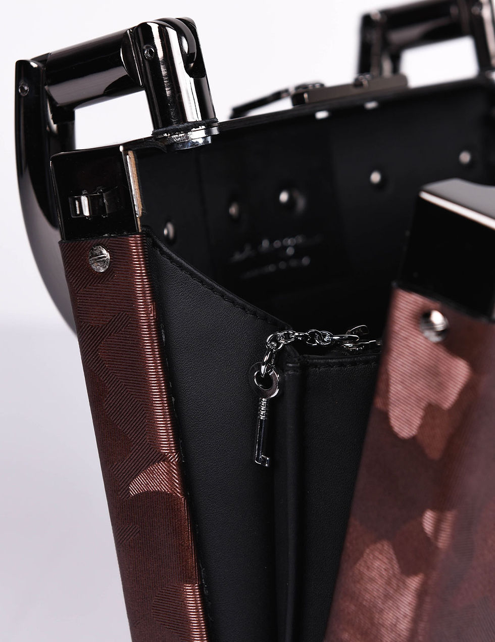 El Doge handlock bag by Massimo Tevarotto