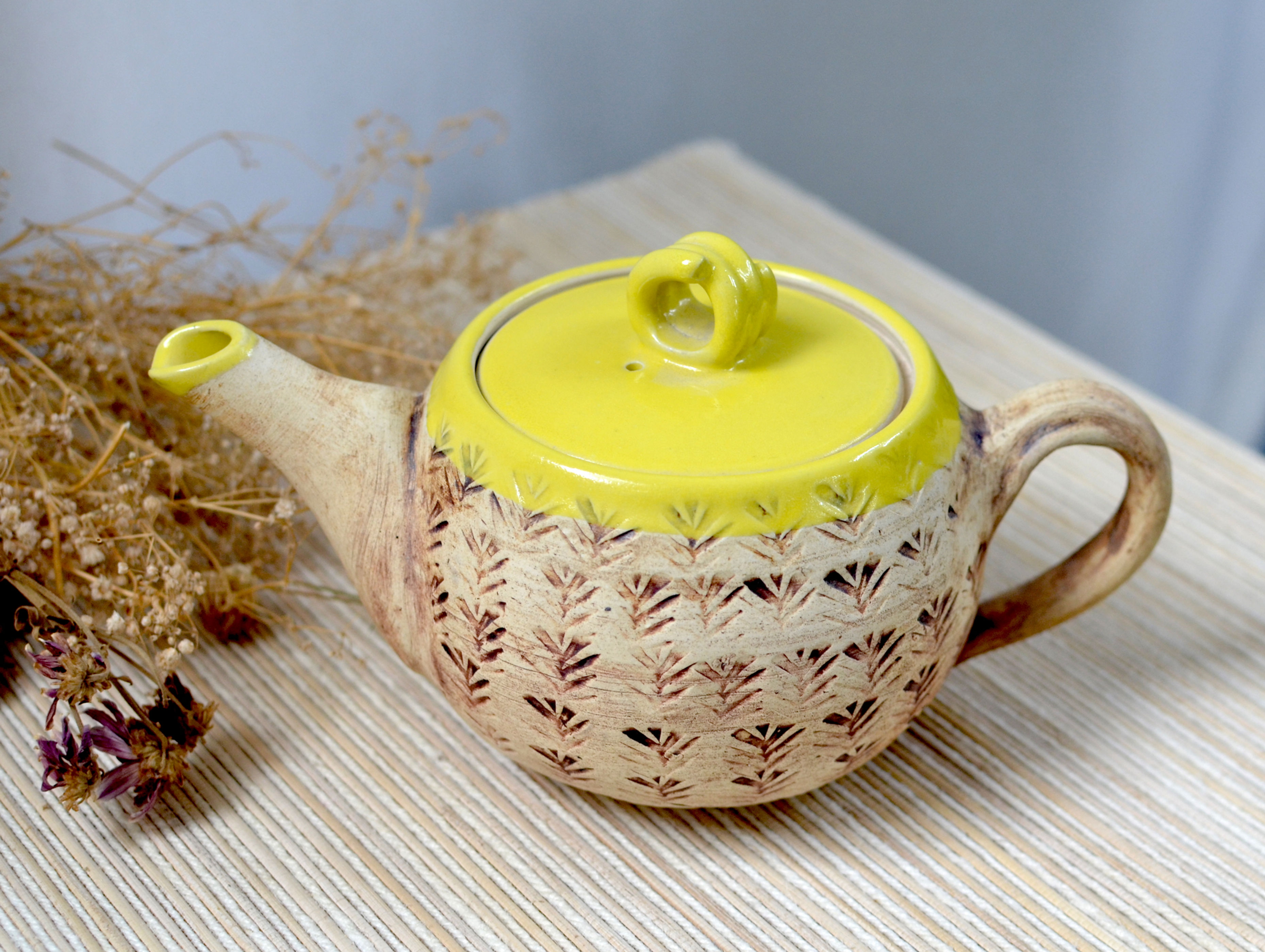 Sunshine tea pot