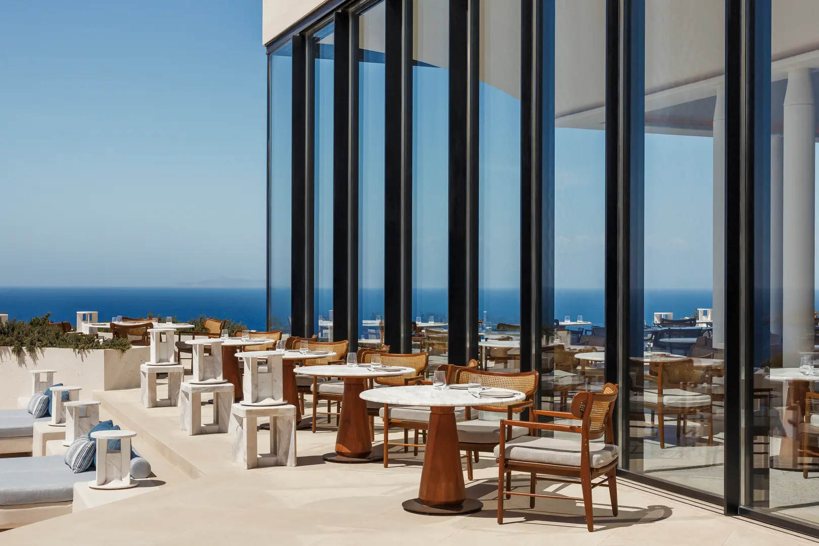 Restaurang med utsikt över Egeiska havet One&Only Kéa Island