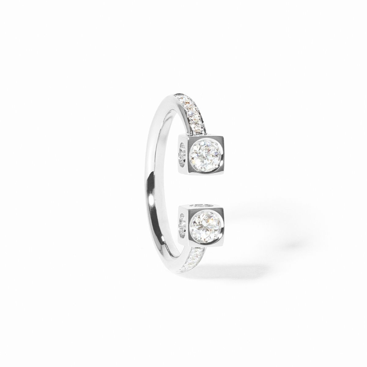 Bague "Le cube" or blanc 18Kt et diamants Dinh Van