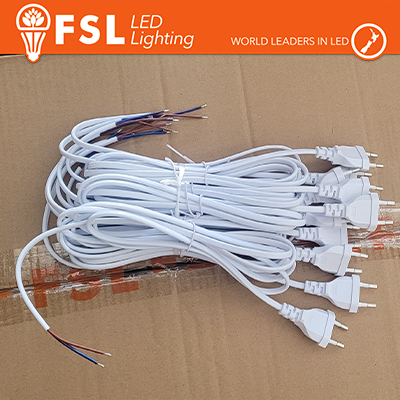 Miniatura: Cavo alta tensione 2m*0.75 spina 10A 2 poli