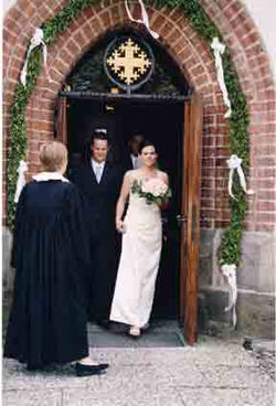 Amelie-Hochz-Kirchenportal.jpg