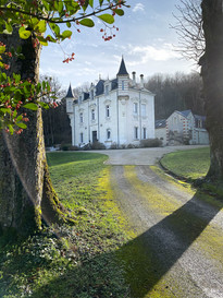 Escape to the Chateau DIY